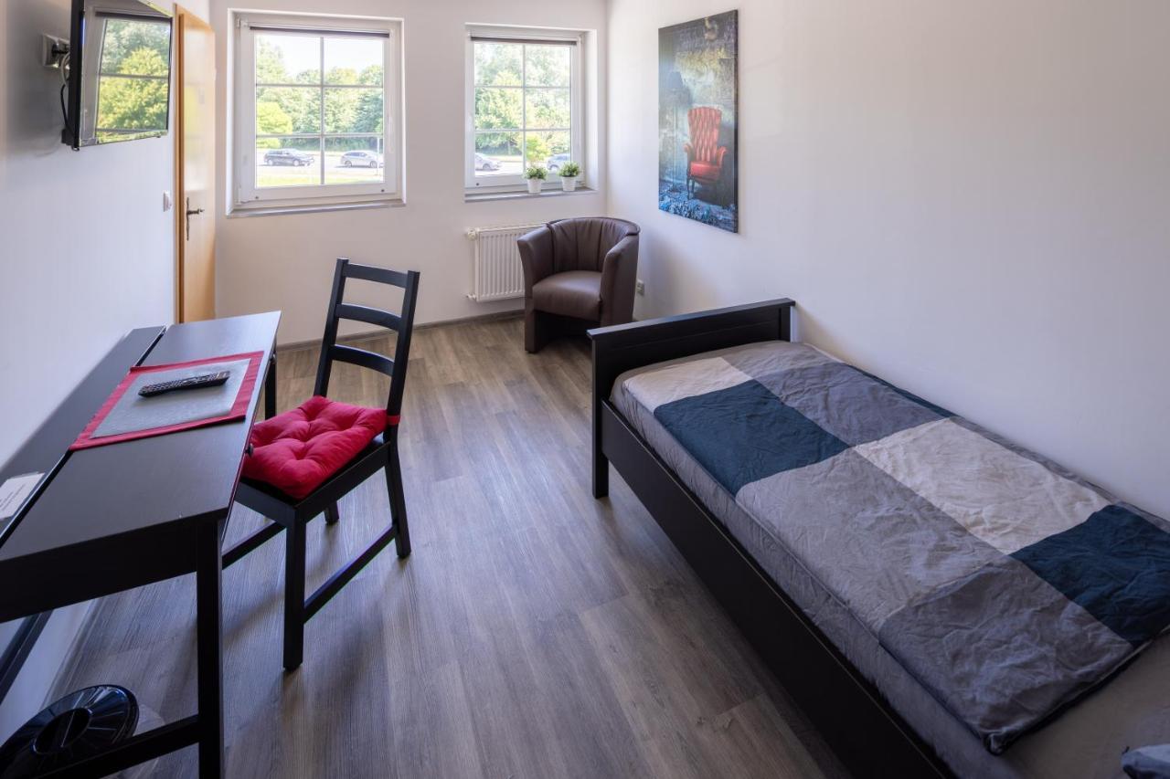 Gaestehaus Olympia Wilhelmshaven - Moderne Einzelzimmer Mit Eigenem Bad Fuer Monteure Schortens Zewnętrze zdjęcie