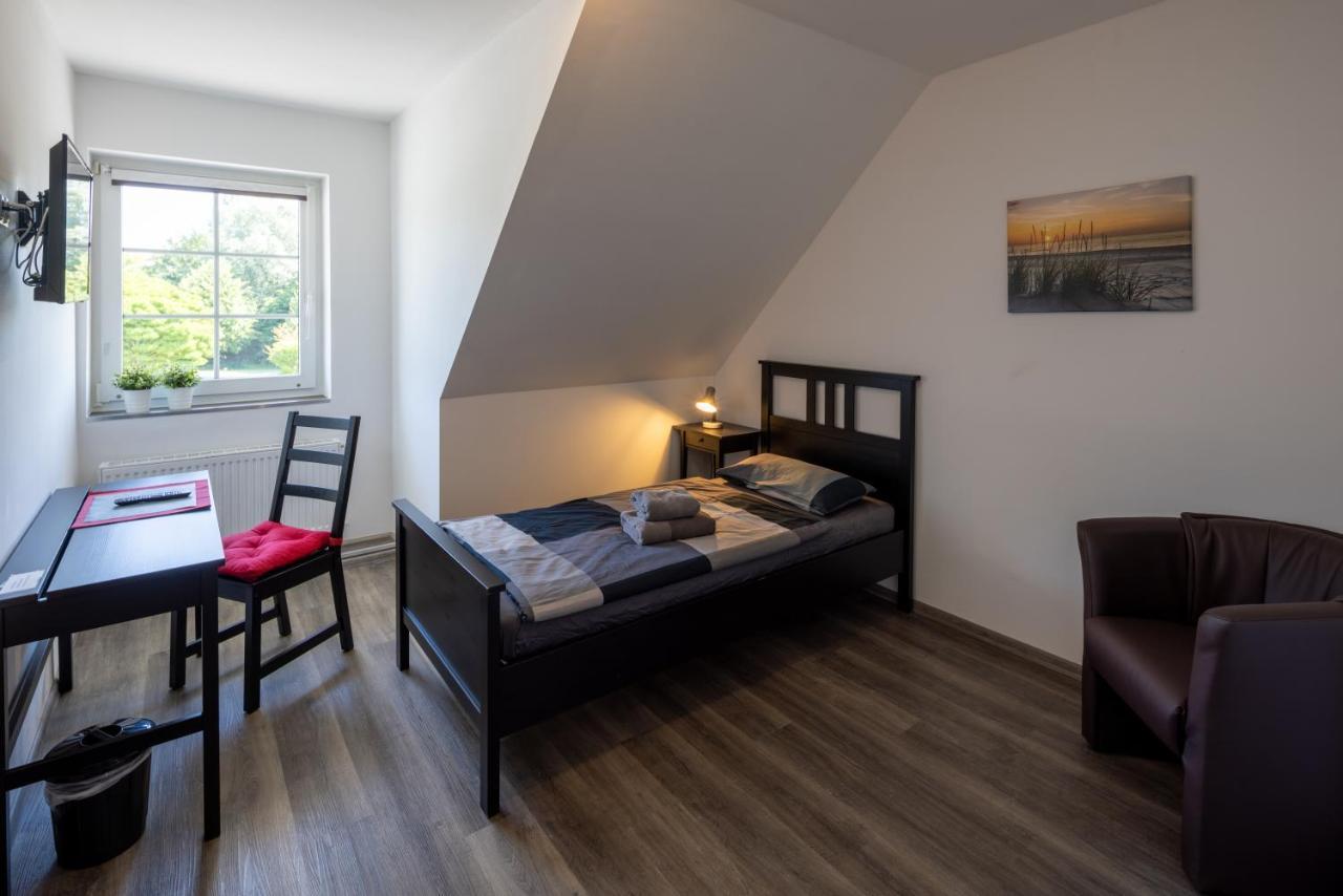 Gaestehaus Olympia Wilhelmshaven - Moderne Einzelzimmer Mit Eigenem Bad Fuer Monteure Schortens Zewnętrze zdjęcie
