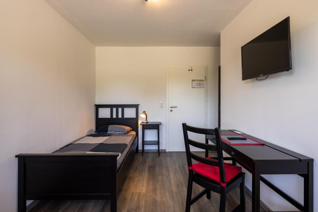 Gaestehaus Olympia Wilhelmshaven - Moderne Einzelzimmer Mit Eigenem Bad Fuer Monteure Schortens Zewnętrze zdjęcie